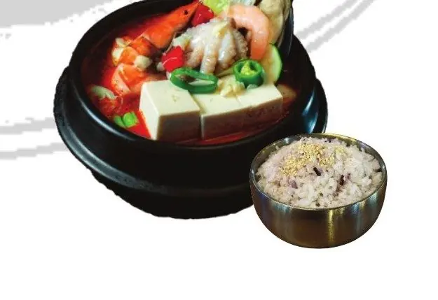 Hwa Pung Jeong – Canh đậu hũ non hải sản