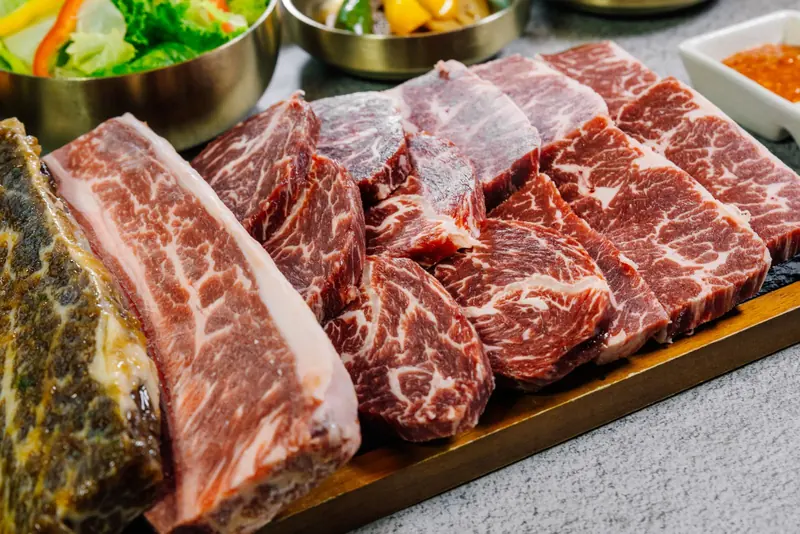 Mâm thịt nướng than hoa cao cấp tại Hwa Pung Jeong