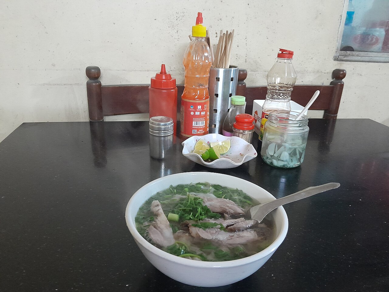 호치민 맛집 고르는 순서: 동네·영업시간·응대 언어 표