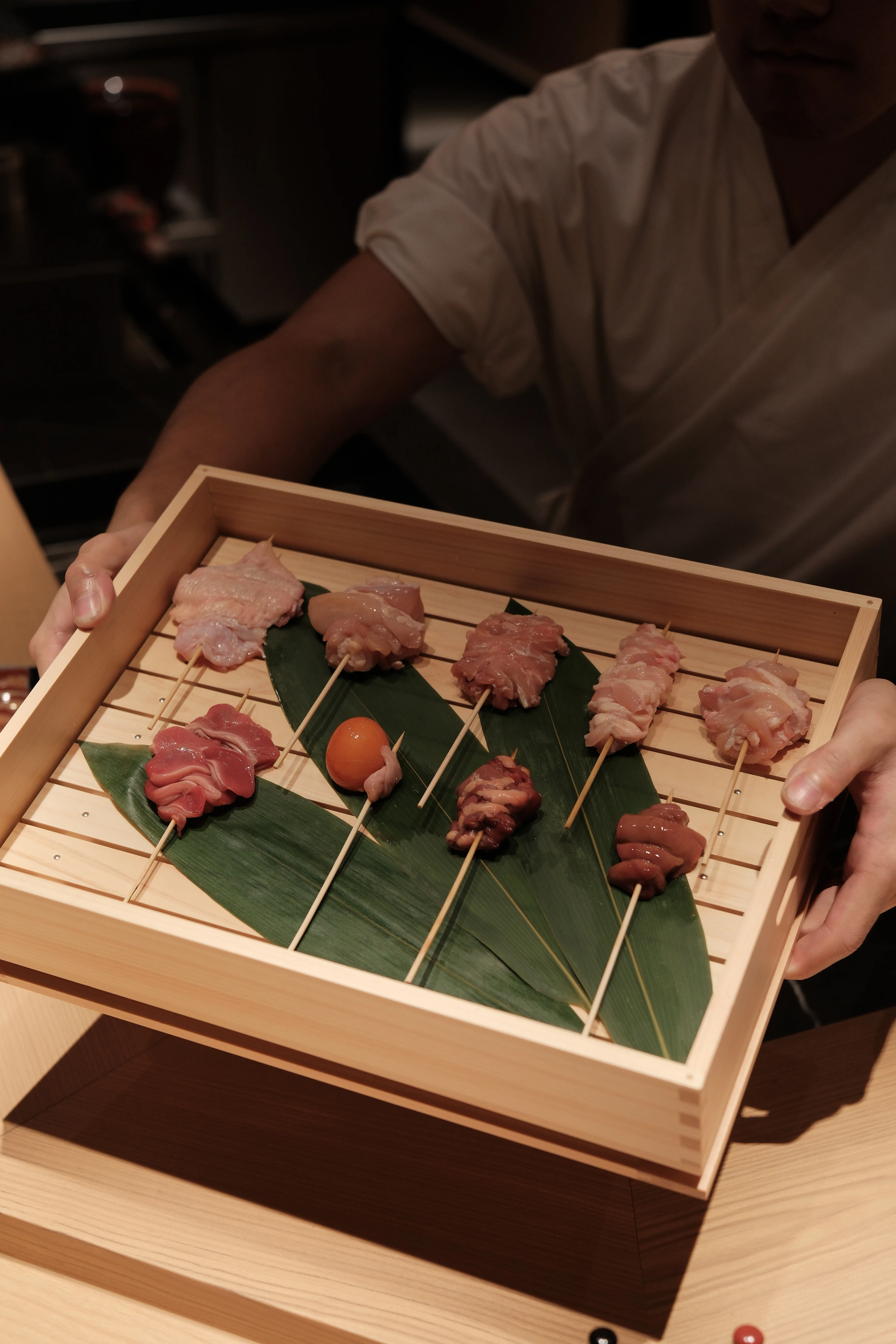 Nguyên liệu xiên gà trong omakase yakitori 15 món tại Torinoa